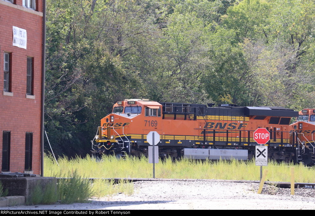 BNSF 7169